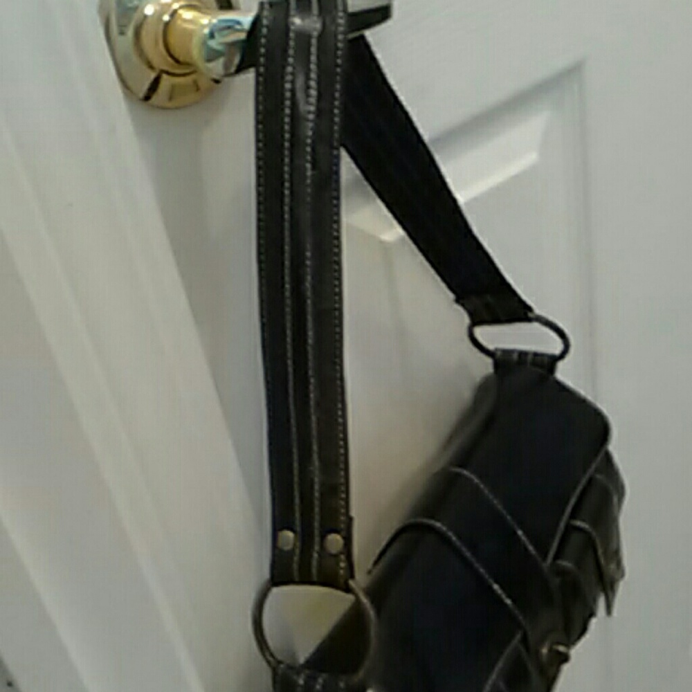 Wilson's Leather Shoulder/Tote Bag - Picture 3 of 8